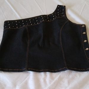 This is a very cute denim top